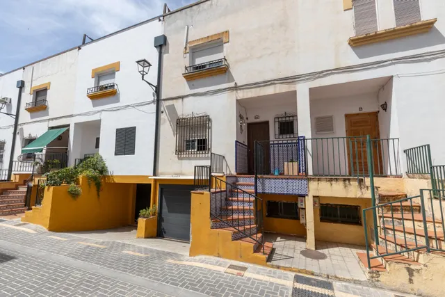 OPORTUNIDAD EN VENTA DE CASA ADOSADA DE TRES DORMITORIOS EN MARACENA — 49
