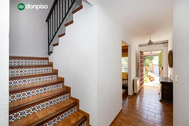Preciosa casa en Ogíjares con piscina y jardín — 25