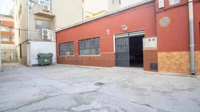 Nave o casa, ideal para convertir en vivienda