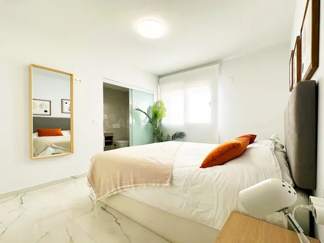 APARTAMENTO DE 2 DORMITORIOS Y 2 BAÑOS EN ZONA LOS ALTOS (OR - foto 3