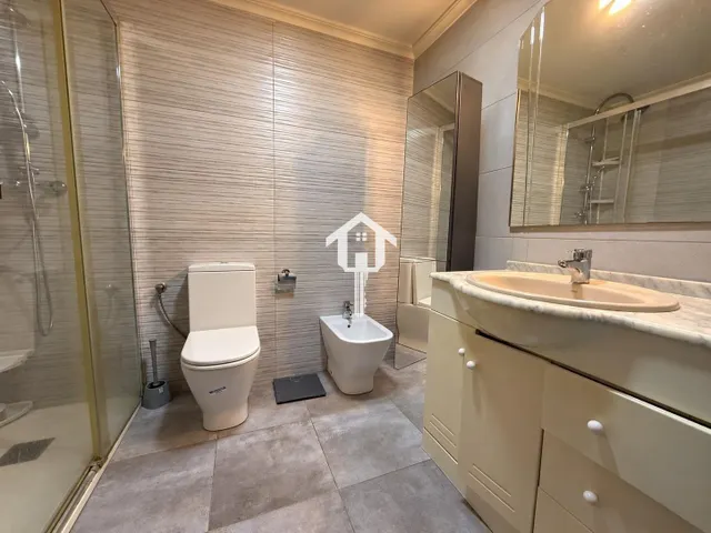PISO EN VENTA EN ALICANTE. ZONA DE LA FLORIDA. 114m2, 3 habitaciones DOBLES, 1 BAÑO COMPLETO Y UN ASEO. PRIMERA PLANTA CON ASCENSOR. — 6
