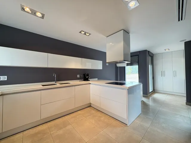 Exclusiva villa de lujo en Elda - la jaud - elegancia, modernidad y confort en entorno rural — 18