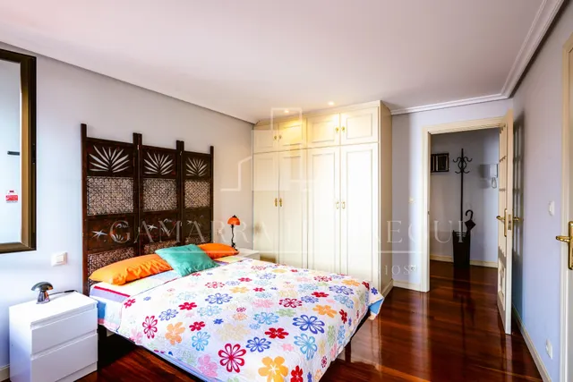 Gamarra Iturregui Consultores Inmobiliarios vende acogedora vivienda listo para entrar a vivir con garaje opcional en pleno Casco Viejo de Bermeo junto al Puerto. — 8