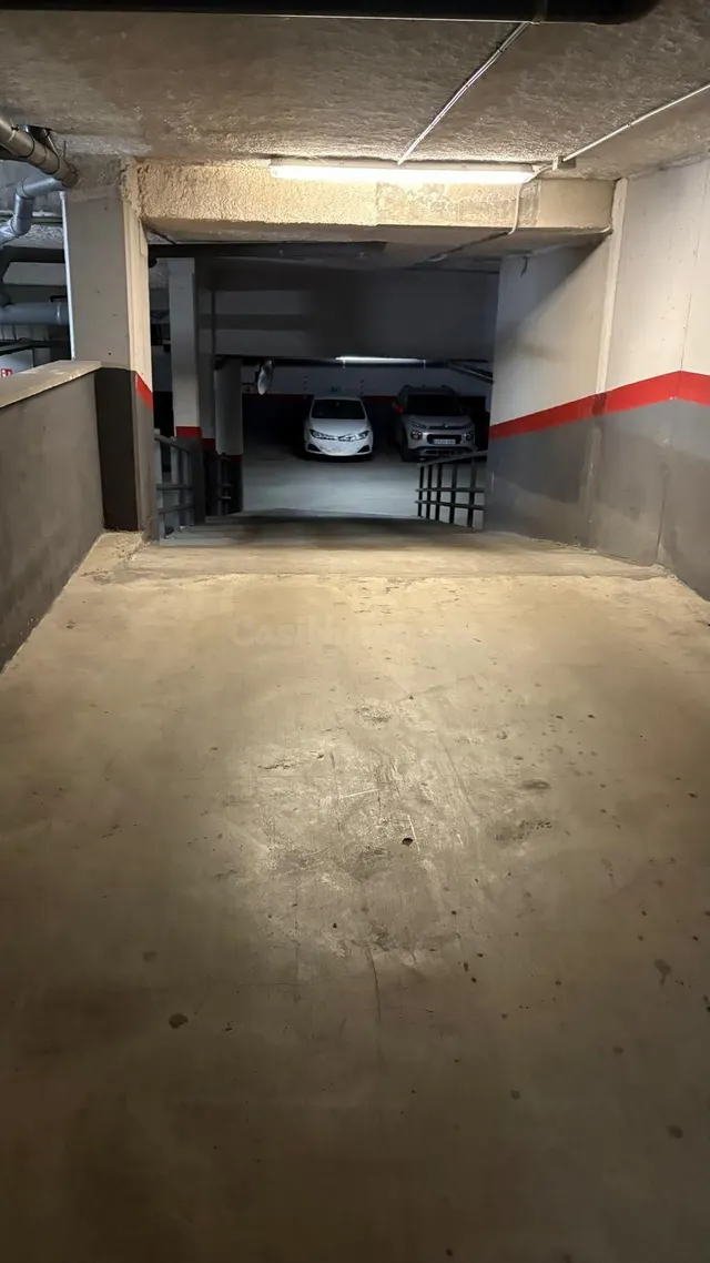 Plazas de parking en zona Mas Duran - foto 2