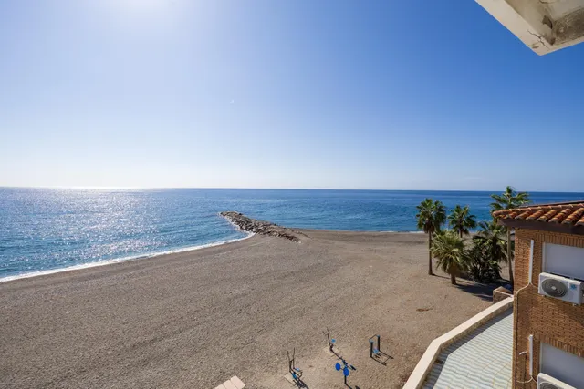 !! IMPRESIONANTE VIVIENDA EN PRIMERA LINEA DE PLAYA !! — 27