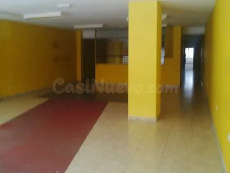 BAJO COMERCIAL EN ENSACHE JUNTO A LA PLAZA ROJA - foto 3