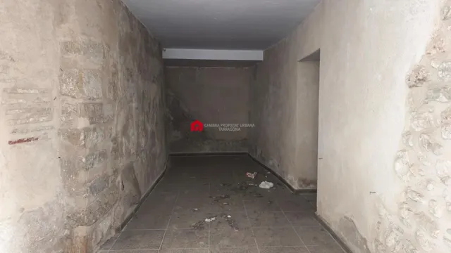 En venta local comercial en el centro de Tortosa. — 36