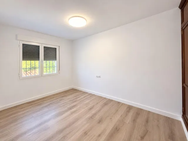 Chalet en alquiler con 311 m2 en el Brillante con  piscina privada, jardín y 5 dormitorios, a 15 minutos a pie del centro !!! — 21