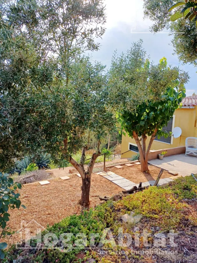 CHALET SEMINUEVO CON TERRAZA Y GARAJE — 21