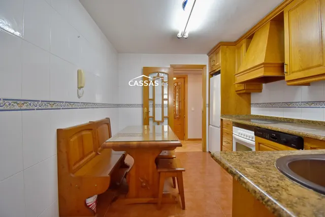 ZONA CENTRO-  Piso de 3 dormitorios y terraza. Ascensor. — 20