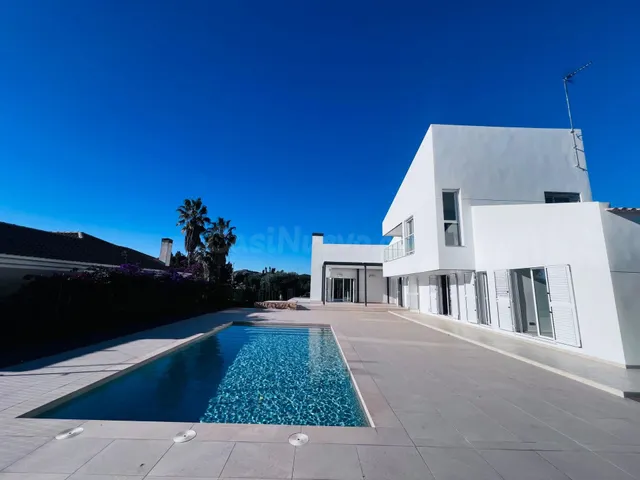 Chalet moderno con piscina en Alenda Golf - foto 2