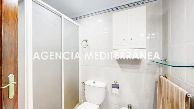 Piso en venta en Torrent, con tres habitaciones y dos baños. — 22