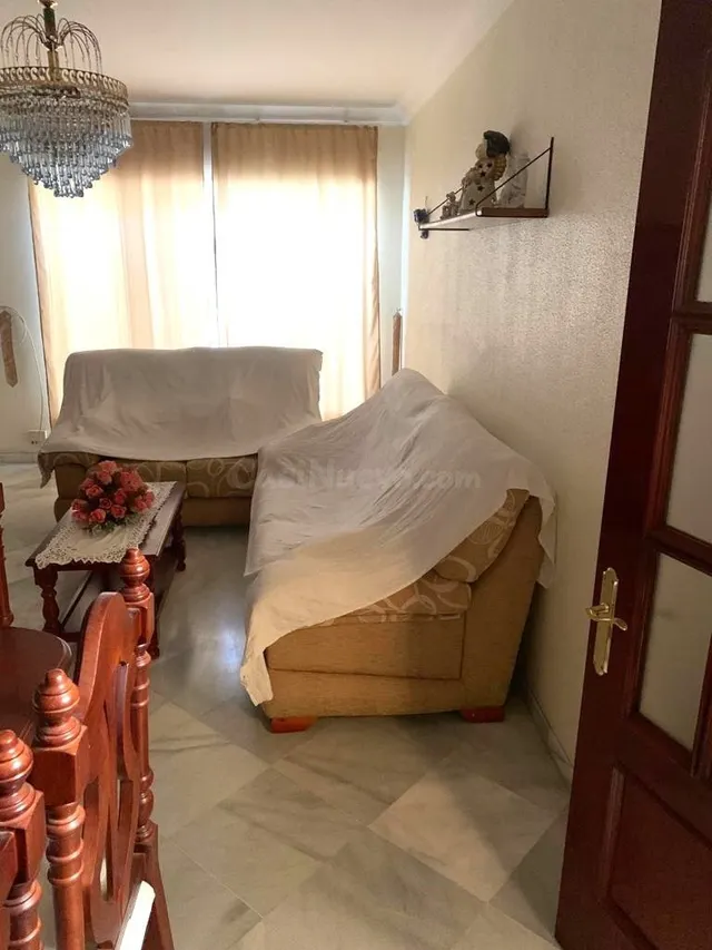 Gran casa con garajes y local comercial — 4