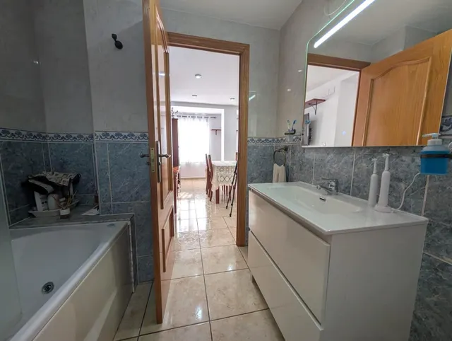 Piso amplio y  reformado próximo al Mercado Central de Santa Pola — 28