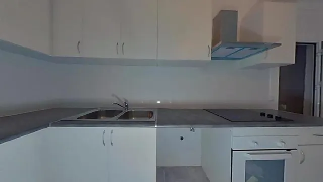 CASA EN VENTA OKUPADA EN C/ JOTA — 11