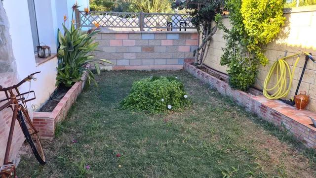 Chalet de 71 m2 con terraza y piscina a muy pocos metros de la playa — 23