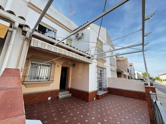 Excepcional Casa con Porche y Patio en Zona Alameda! — 28