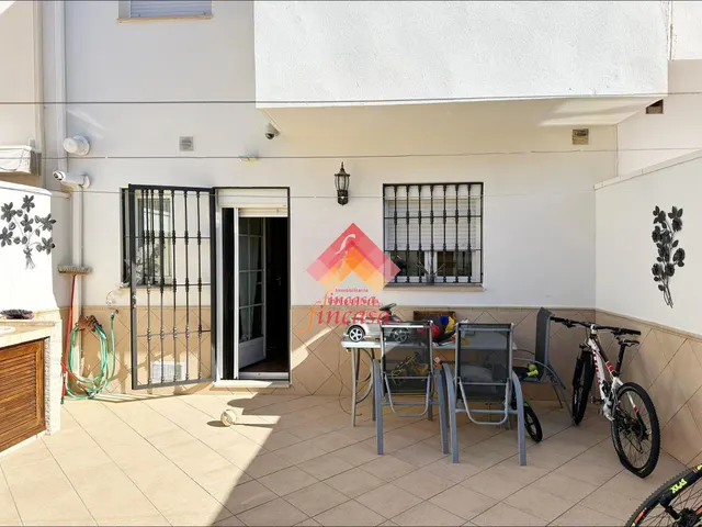 Estupenda casa adosada en la zona de arenal — 8