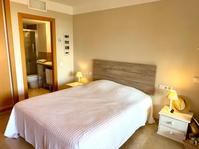 Ático Dúplex Exclusivo con 3 Terrazas, 2 Piscinas y Amplios Espacios — 24