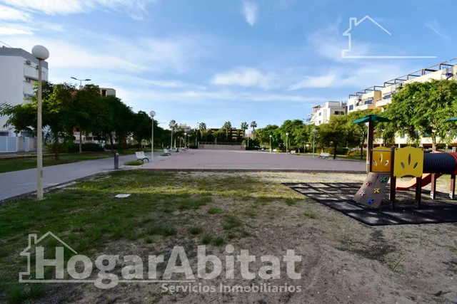 Playa a escasos 100 metros en este luminoso apartamento con terraza y piscina — 37