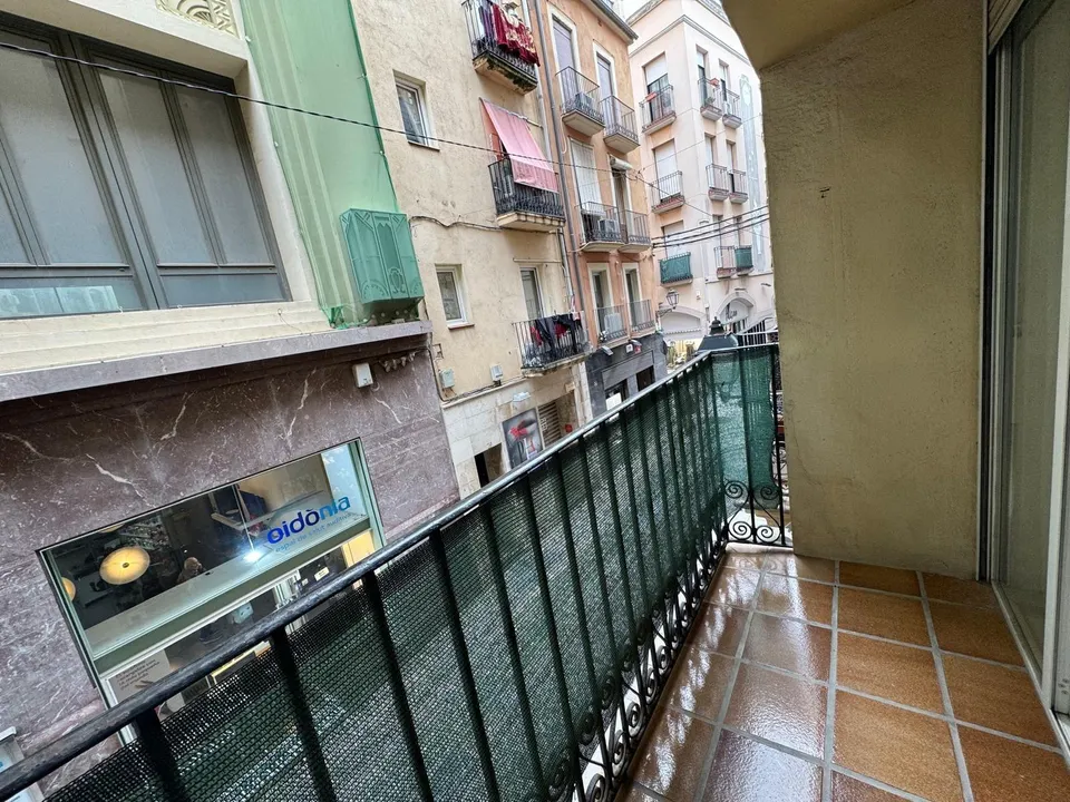 PISO CÉNTRICO DE 2 habitaciones EN MANRESA