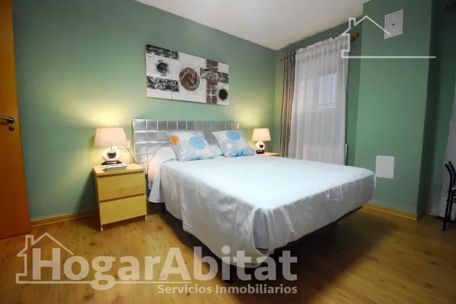 ¡Encantador Chalet! Muy amplio y sofisticado, con gran garaje, terraza, jardín y parcela — 25