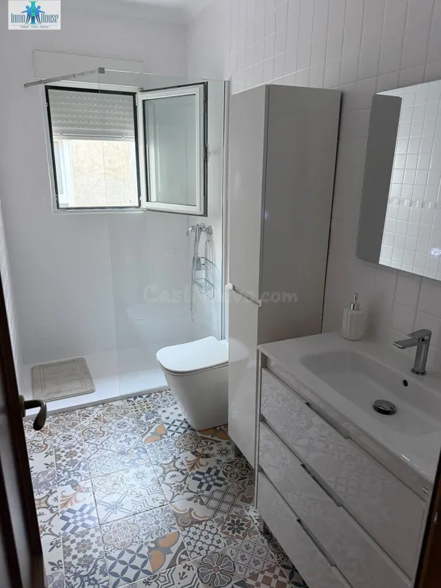 SE ALQUILA PISO REFORMADO - CENTRO ROSARIO - foto 4