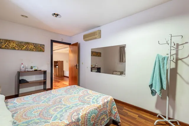 AMPLIA PLANTA BAJA JUNTO ARABIAL CON GARAJE — 9
