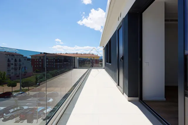 Ático dúplex con terraza, de obra nueva (2026) y sin estrenar — 27