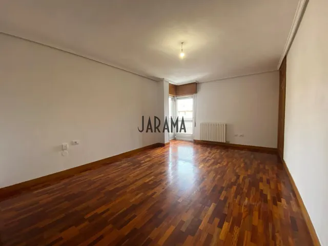 Piso de 125m2 en el centro de Tudela — 8