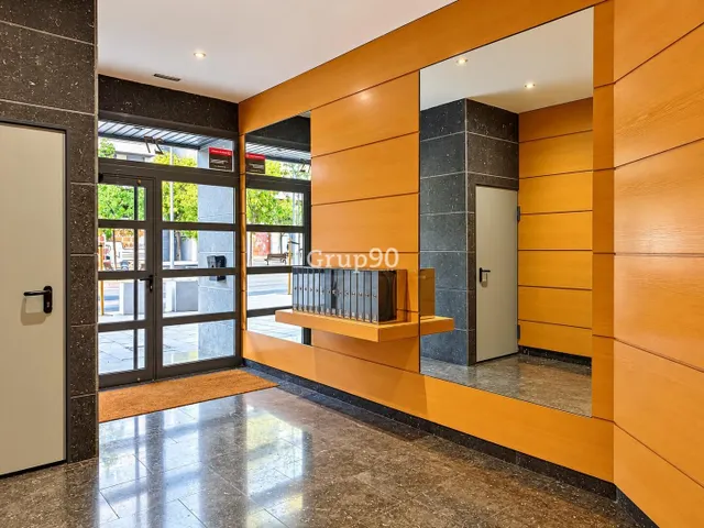 Exclusivo ático tríplex con gran terraza de 79 m2, 4 balcones y zona comunitaria con 2 piscinas y pista de pádel en cappont — 38