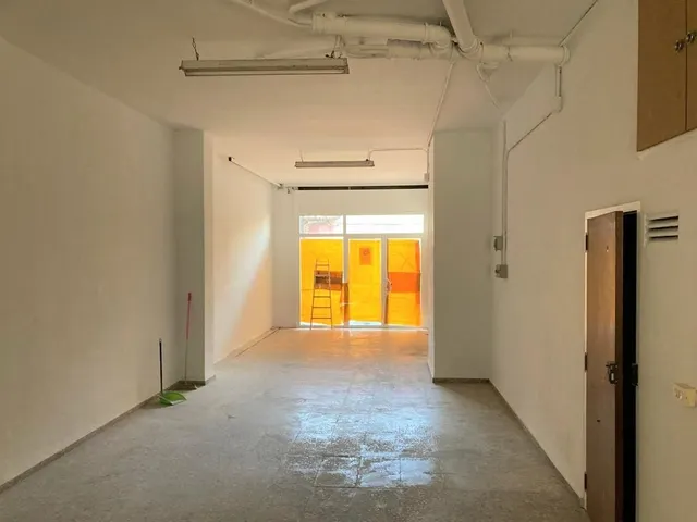 VENTA DE LOCAL COMERCIAL CENTRICO EN BENIFAIO — 2