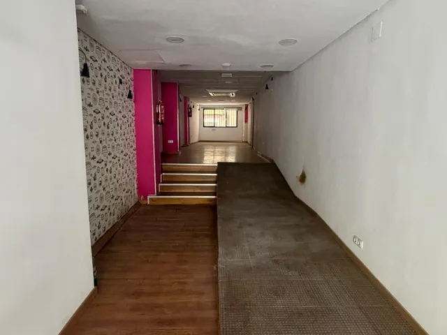 Avenida de la Constitución. Alquiler local comercial 93 m2. — 15