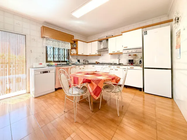 CHALET A LA VENTA CON PISCINA EN L'ELIANA - foto 4