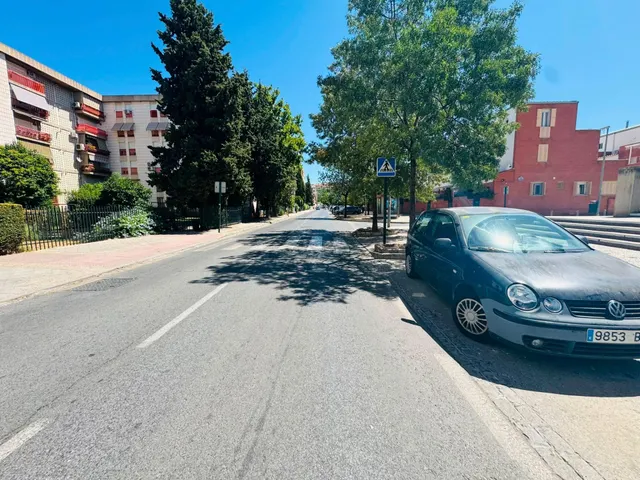 Garaje 15m² en venta - Camino bajo de huetor — 12