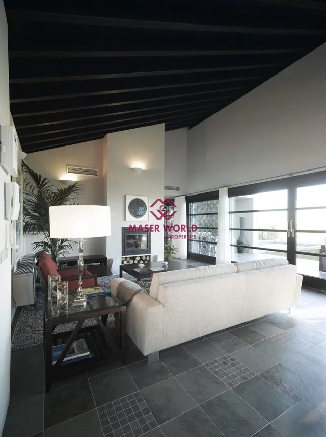Elegantes villas independientes con piscina privada en Peral - foto 4