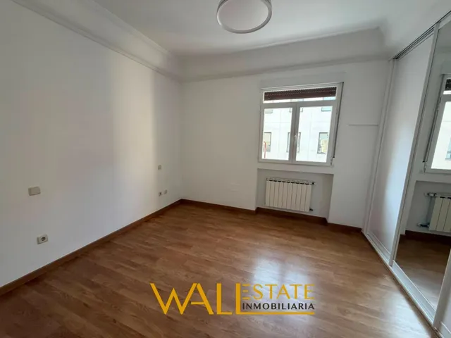 Espectacular piso de 3 dormitorios con balcón en pleno centro — 24