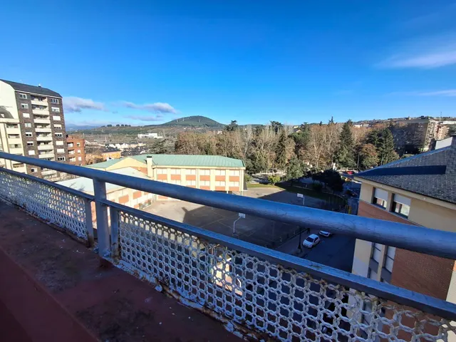 VENTA: Edificio en la Zona Alta de Ponferrada. OPORTUNIDAD — 6