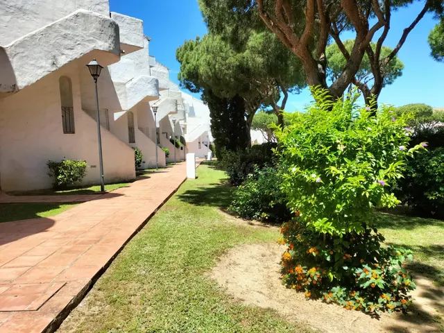 Alquiler desde ya hasta 30 de junio apartamento en la barrosa — 3
