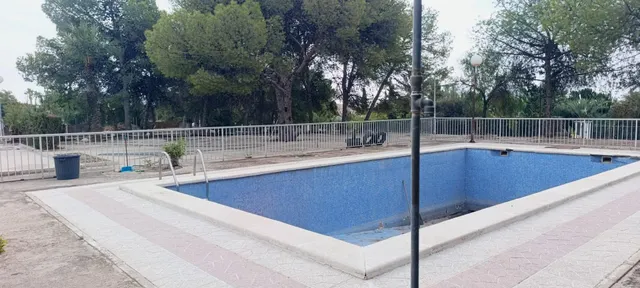 Dos casas en  una  peña las aguilas -Elche — 32
