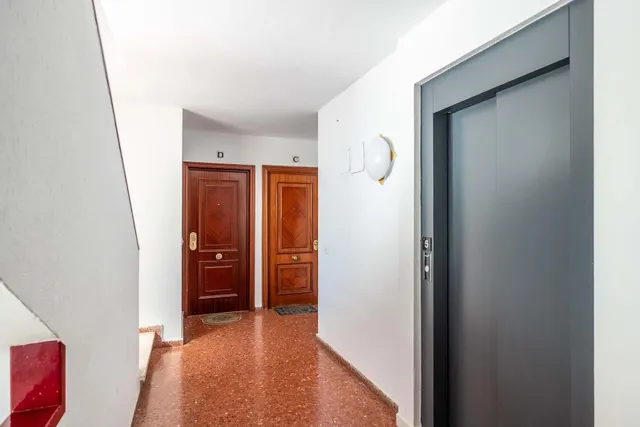 Piso reformado con espectaculares vistas de Sevilla, piscina y garaje doble en Mairena del Aljarafe — 50