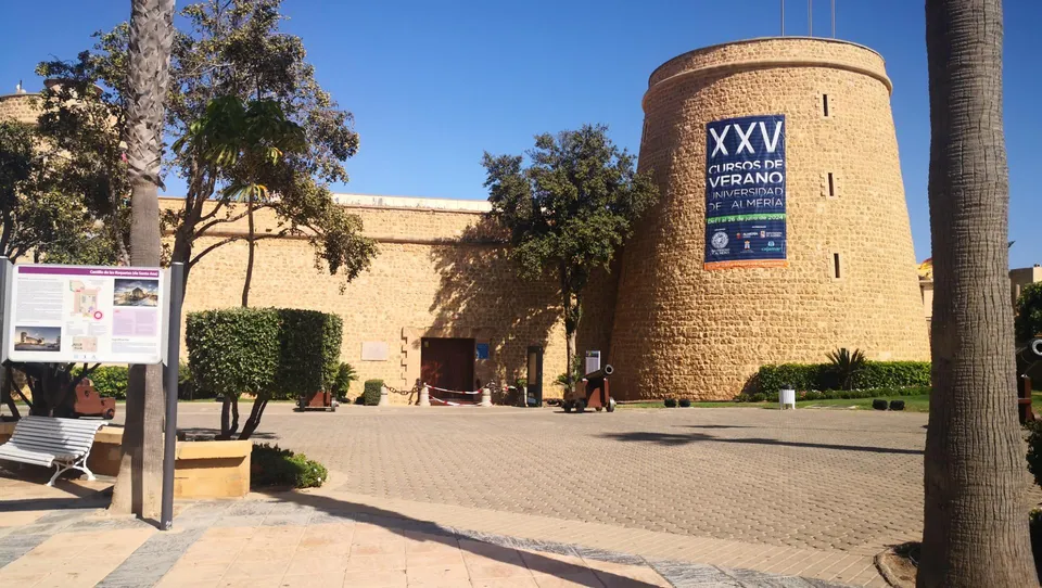 VENTA DE ESTUDIO A 500 METROS DE LA PLAYA EN RESIDENCIAL CON PISCINA