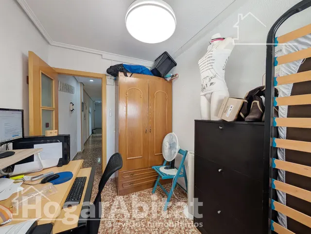 ¡UBICACIÓN IDEAL! AMPLIO, LUMINOSO Y EXTERIOR CON BALCÓN, TODO AMUEBLADO — 26