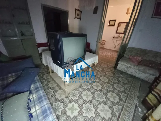 *53.000€* inmobiliaria la mancha vende casa con patio en Barrax ( Albacete ). — 11