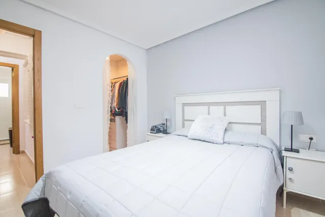 CHALET PAREADO A UN PASO DEL CAMPO DE GOLF CON 5 habitaciones 3 BAÑOS — 26