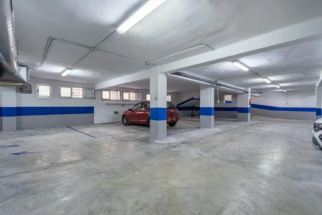 PARKING DE 30 PLAZAS EN PLENO CENTRO DE GRANADA — 9