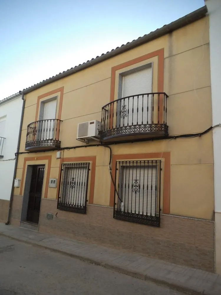 Venta de Vivienda en Jódar, Jaén. Activo Inmobiliario Sin Posesión / Alquilado / No se Puede Visitar / No se Puede Financiar.