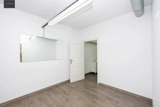 Local Comercial en el Corazón de Granada - Oportunidad Única — 20