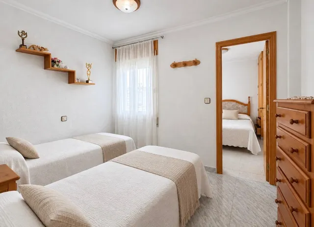 Dúplex de 4 dorm. y garaje en Torre de la Horadada – A 150 metros de la playa — 9