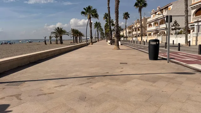SU CASA JUNTO AL MAR EN SANTA POLA LE ESTÁ ESPERANDO — 24